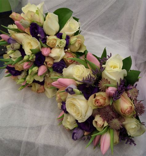 Seasonal flowers | Seasonal flowers, Wedding flowers, Floral wreath