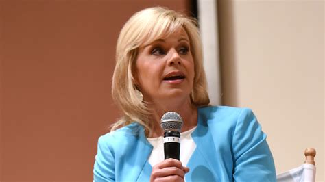 Former Fox News Anchor Gretchen Carlson Sues Roger Ailes For Harassment