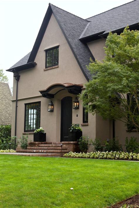 Benjamin Moore Shenandoah Taupe Exterior Traditional With Traditio