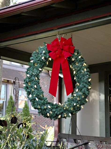 How To Make An Oversized Christmas Wreath Hgtv