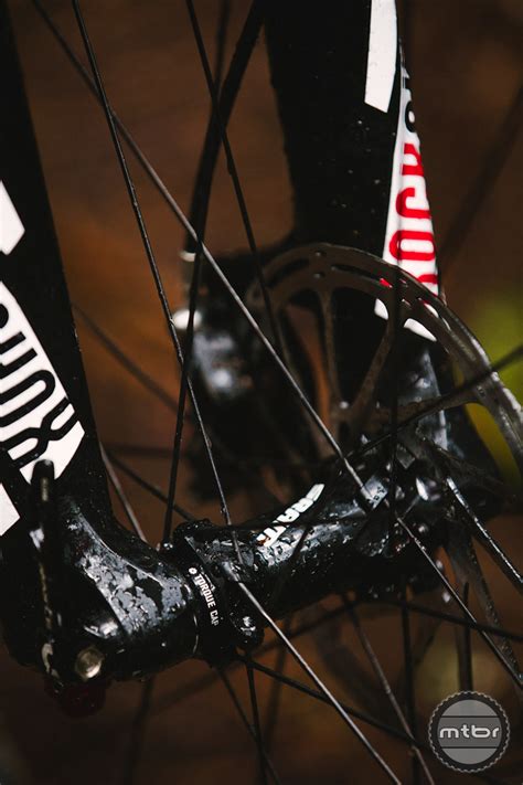 Sram Rolls Out Redesigned Roam 60 Carbon Wheels Mountain Bike Reviews