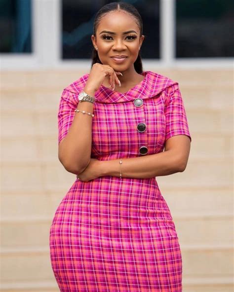 7 Reasons Why Serwaa Amihere Is The Fairest Of Them All In 2020 African Fashion Classy Dress