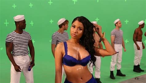 Nicki Minaj Shows Off Breasts In Behind The Scenes Instagram Pics