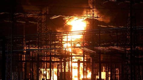 Brand in lützenkirchen beschädigt zwei wohnhäuser rp online mehr. Leverkusen/Langenfeld: Brand im Umspannwerk - Ermittler ...
