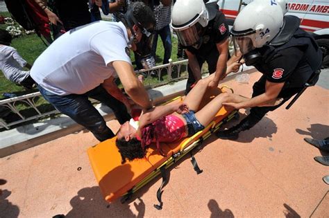 Female Protesters In Turkey