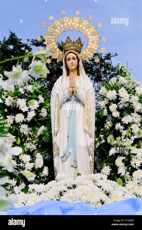 Statue Of The Holy Mother Virgin Mary Mother Of God Stock Photo Alamy