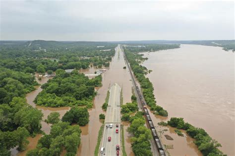 Arkansas River Flooding Fort Smith Hit Hard As Floodwaters Threaten