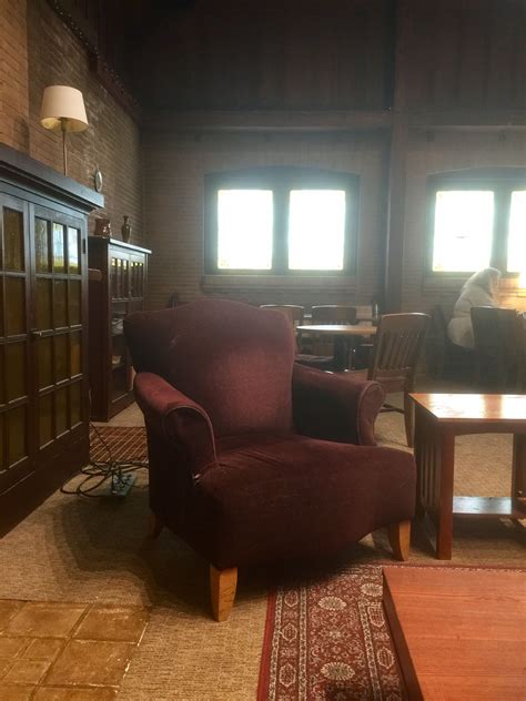 This city of dreamers also has some of the best vintage clothing and furniture this side of the. Portland Oregon coffee shop | Coffee shop, Great coffee, Home decor