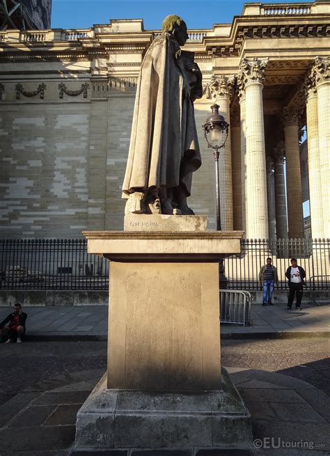 HD photos of the Pierre Corneille statue in Paris France - Page 209