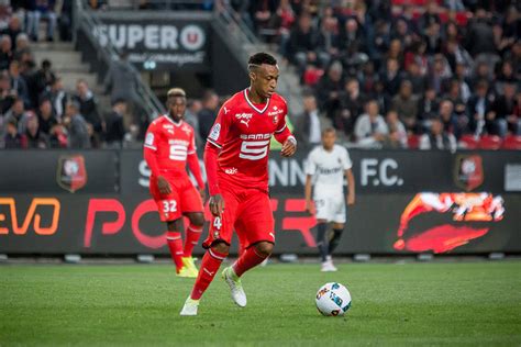 Stade rennais football club, commonly referred to as stade rennais fc, stade rennais, rennes, or simply srfc, is a french professional football club based in rennes, brittany. Stade Rennais les nouveaux maillots foot Rennes 2018