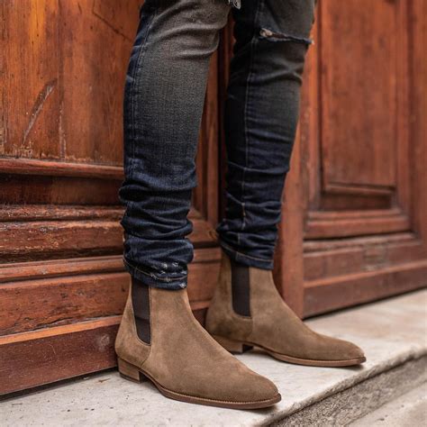 From sleek leather to luxe suede, these timeless chelsea boots inject comfort and ease in every step. 20 Chelsea boots voor de herfst van 2019 | MAN MAN