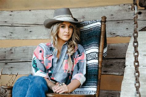 Lainey Wilson S New Single Is Out Today In New Country Songs Wilson Meeting Outfit