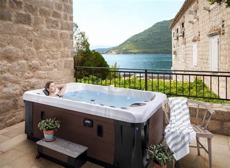 one person hot tub [2023 review] our 3 favorite brands