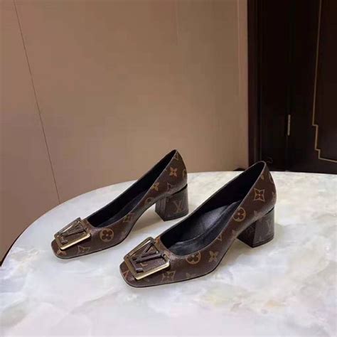 Louis Vuitton Lv Women Madeleine Pump In Patent Monogram Canvas And