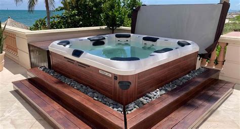 What are good hot tub brands? Best Hot Tubs of 2020 - Reviews
