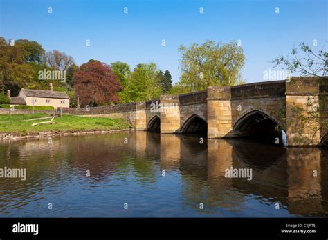 Bakewell Bridge Over River Wye Hi Res Stock Photography And Images Alamy