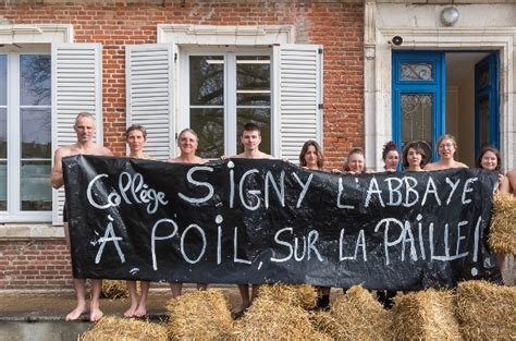 Radio 8 Ardennes Les Enseignants Du Collège De Signy Labbaye Posent Nus Pour Dénoncer Leur