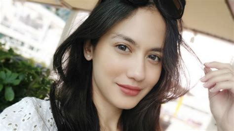 Foto Kocak Pevita Pearce Dikejar Domba Bikin Warganet Heboh