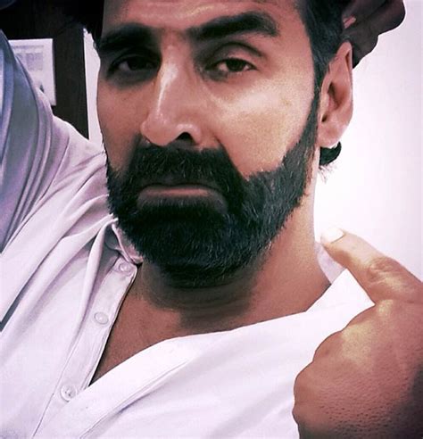 Akshay Kumar Shaves Off Beard Shares New Pic On Twitter India Today