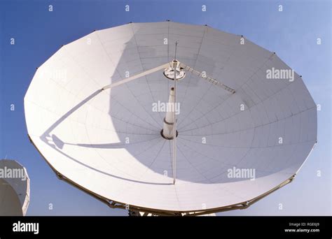 A Large Satellite Dish Stock Photo Alamy