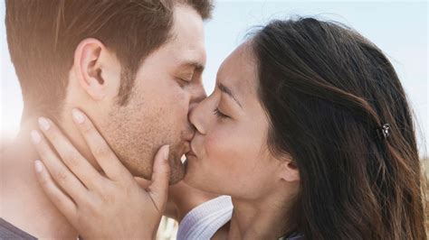 Comment Embrasser Avec La Langue Les Astuces Du Meilleur Baiser Langoureux