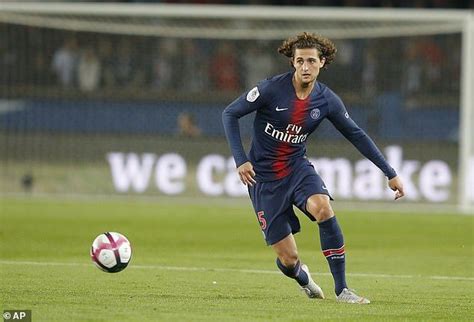 arsenal believe they have the edge in race to sign adrien rabiot psg meet the team chelsea