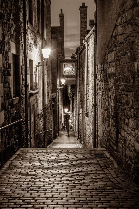 An Alleyway In 2021 Historical London Victorian London Dark Street