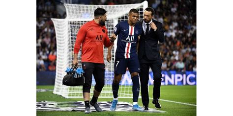 Şu anda monaco'dan haftalık 16 bin sterlin maaş alan oyun genç oyuncu psg'den haftalık 320 bin sterlin alacak. FOOTBALL. Mbappé et Cavani absents plusieurs semaines
