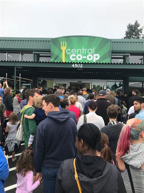 Central Co Op Celebrates Opening Day Of Tacoma Store