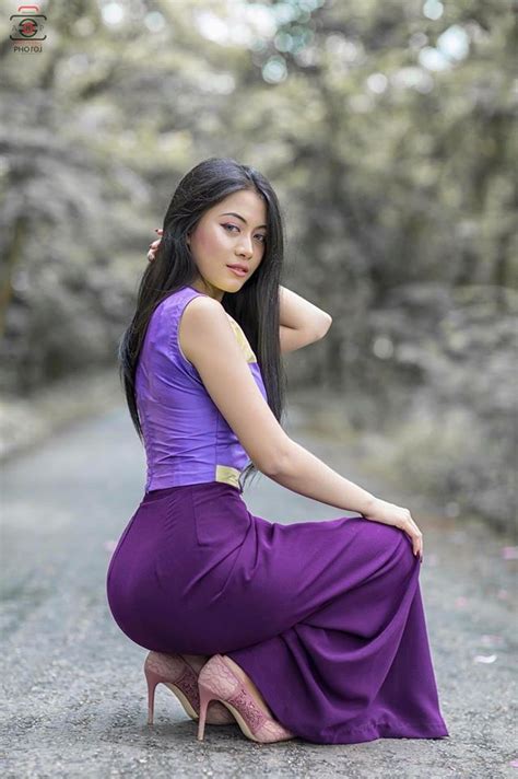 Su Hlaing Win Myanmar Famous Models