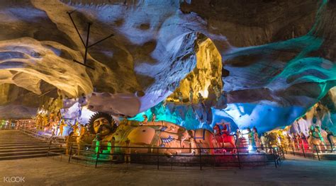 The batu caves are located in the gombak district, a northern suburb of kuala lumpur just eight miles from the city center. Half Day Kuala Lumpur Suburbs and Batu Caves Tour- Klook