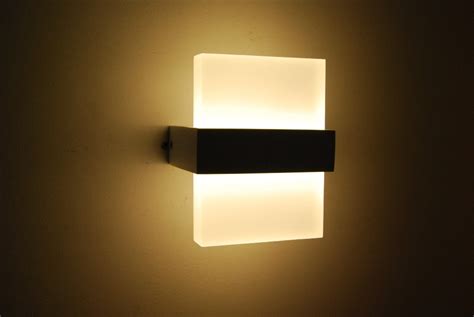Led Bedroom Wall Lights 10 Varieties To Illuminate Your Bedrooms