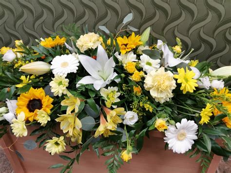 Yellow And White Casket Spray Buy Online Or Call 01233 612392