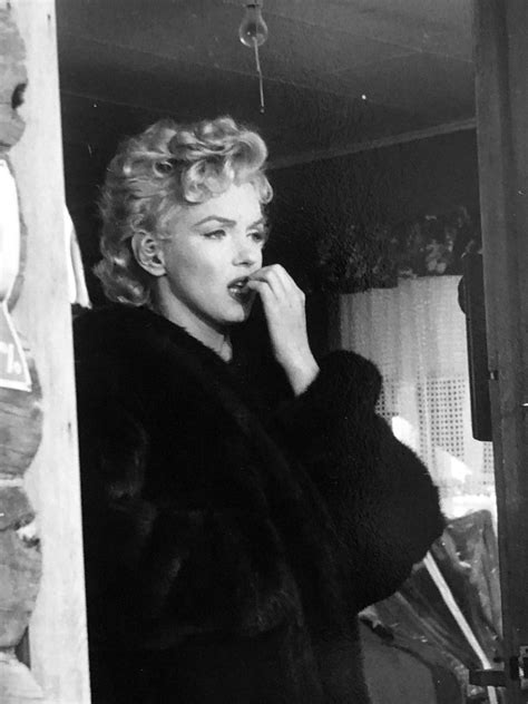 Marilyn On The Set Of Bus Stop 1956 Marilyn Monroe Photos Old