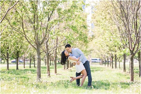 Buckingham Fountain Engagement Session