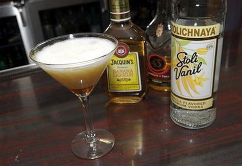 Bartender Of The Week Corinne Shaikh Whips Up A Bananas Foster Martini At Paiza Lounge At Sands