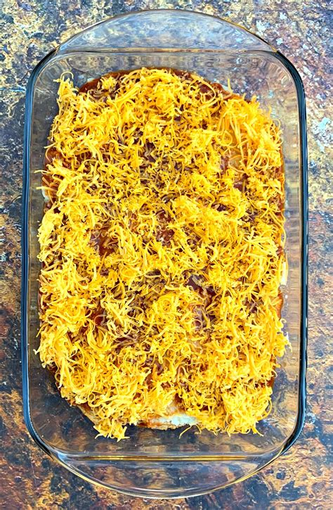 Looking for a delicious low carb 30 minute meal? Easy, Keto Low-Carb Chicken and Cheese Enchilada Casserole ...