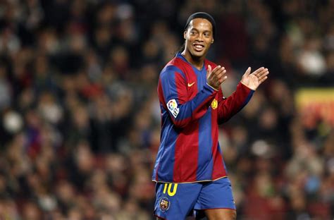 In porto alegre ronaldinho spielte zuletzt bei флуминенсе (флу). Ronaldinho: Bilder einer unvergesslichen Karriere - Sky ...