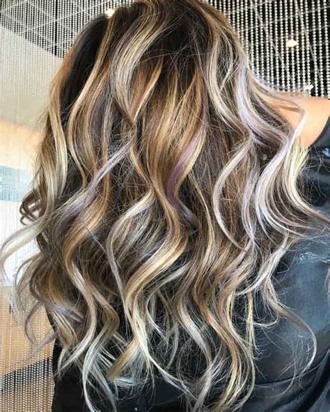 It comes with a convenient dosing chart that helps you determine exactly how many drops you need based on your hair color and level of toning desired (customization for the win) and also works well on all hair textures. 10 Bombshell Blonde Highlights On Brown Hair | layers ...