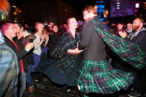 Burns Night In Glasgow The Biggest And Best Events Celebrating The Famous Scottish Poet