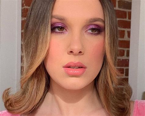 Millie Bobby Brown Pink And Purple Eyeshadow How To Grazia