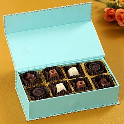 Buy Send Festive Delight Chocolate Gift Box Online Fnp
