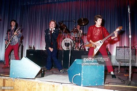 L R Johnny Rotten Photos And Premium High Res Pictures Getty Images