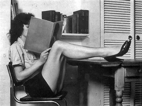 Biblio Beauties 50 Vintage Found Photos Of Ladies Reading