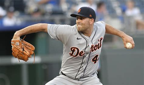 Tigers Use 9 Pitchers Lose 2 Of Them But Still Beat Royals 10 3