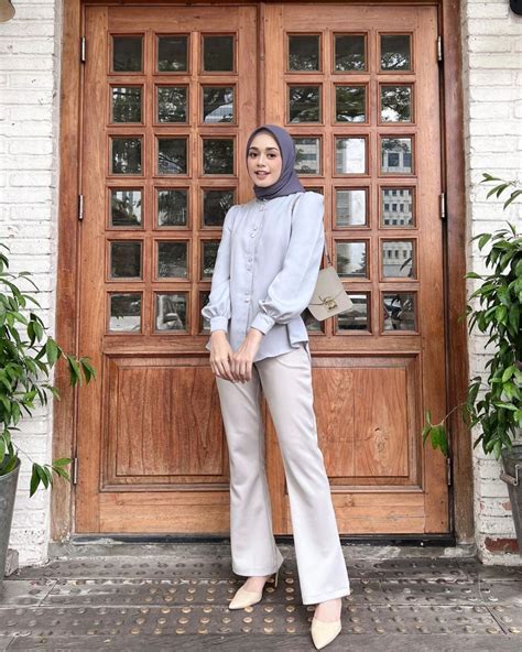 9 Inspirasi Outfit Hijab Ke Kantor Ala Nazlia Rahma Perempuanwebid