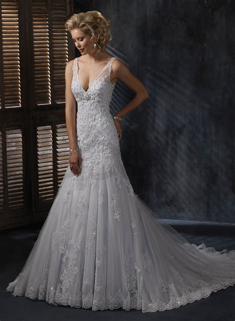 Showcasing newest collections from top designers. 20 best new lace wedding dresses for 2016 - MagMent