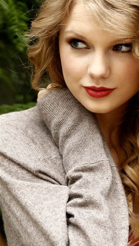 Lock Screens Taylor Swift Curly Hair Taylor Swift Hair Long Hair Styles