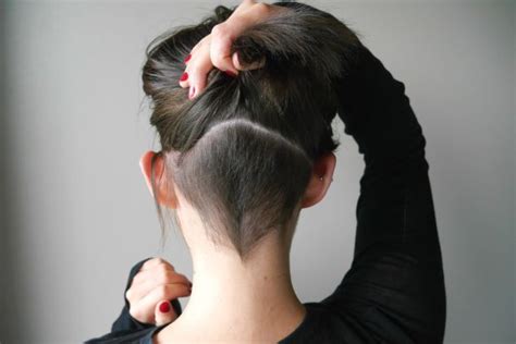 How to style a growing out undercut. Beauty | Undercut hairstyles, Growing out undercut, Short ...