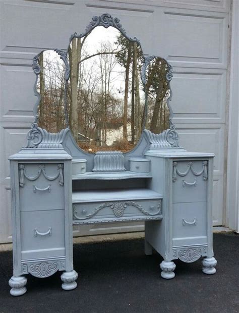 See more ideas about antique bedroom set, antique bedroom, antique oak furniture. French vanities are some of the best out there. | Shabby ...